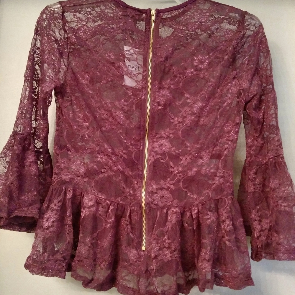 Rue21 Lace Peplum Top - Picture 4 of 5